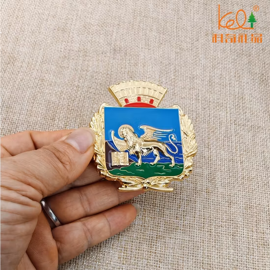 MOQ 승진 없음 주문 로고 유행 3D 금속 옷깃 핀 Fottball 야구 클럽 선전용 선물을 위한 연약한 단단한 사기질 스포츠 상징 기장